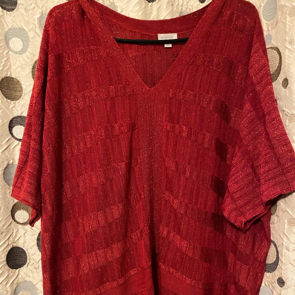Plus size Avenue holiday sweater. Red with metallic/glittery detail. Size 22/24